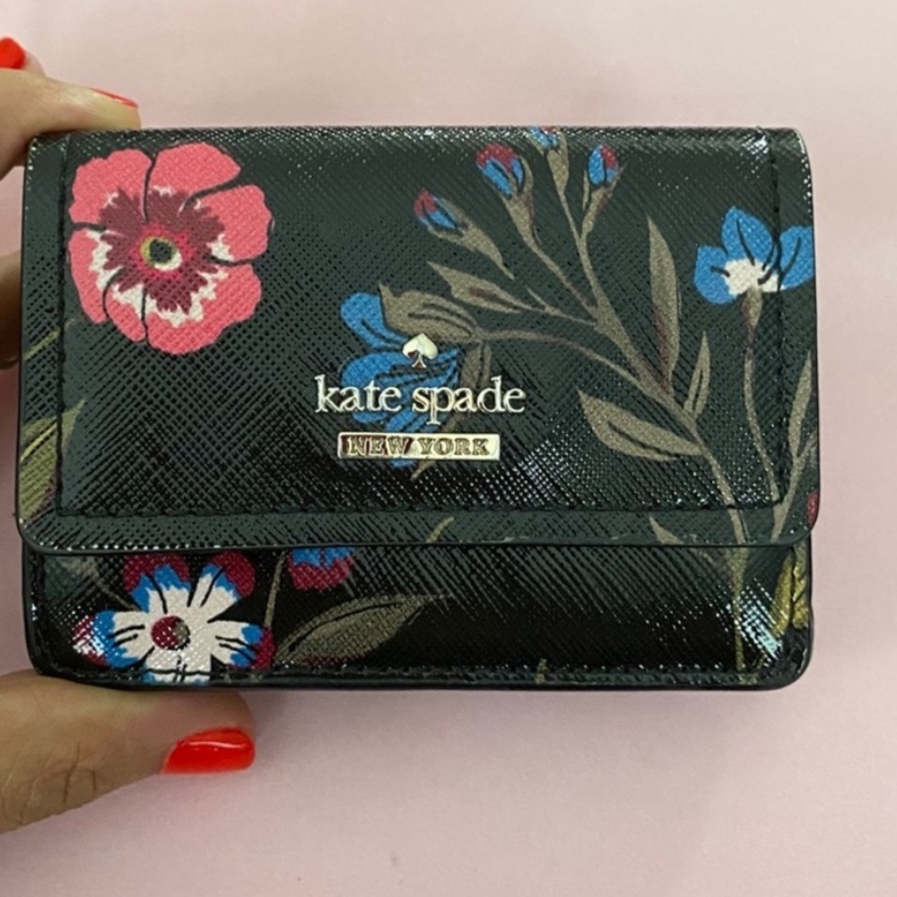 EUC RARE Kate Spade Wallet black floral leather, never used / like new, flowers